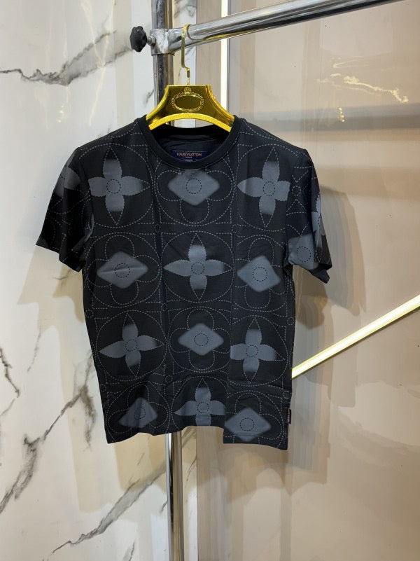 Louis Vuitton Round Neck T shirt Current Store Article