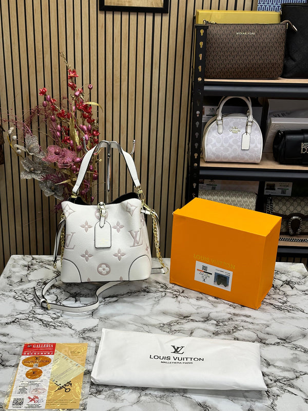LOUIS VUITTON BUCKET