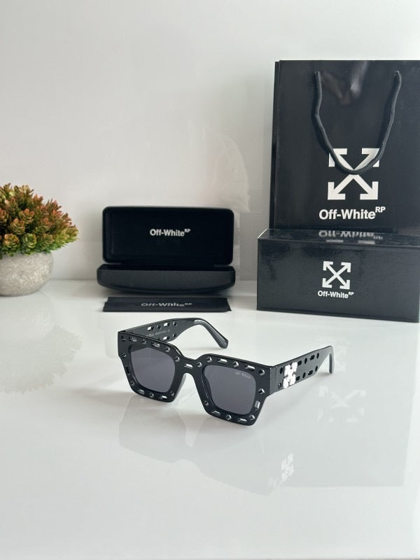 Off White 22037 Black